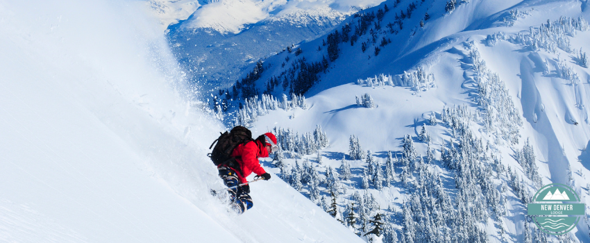 NDL - Man in red suit skiing